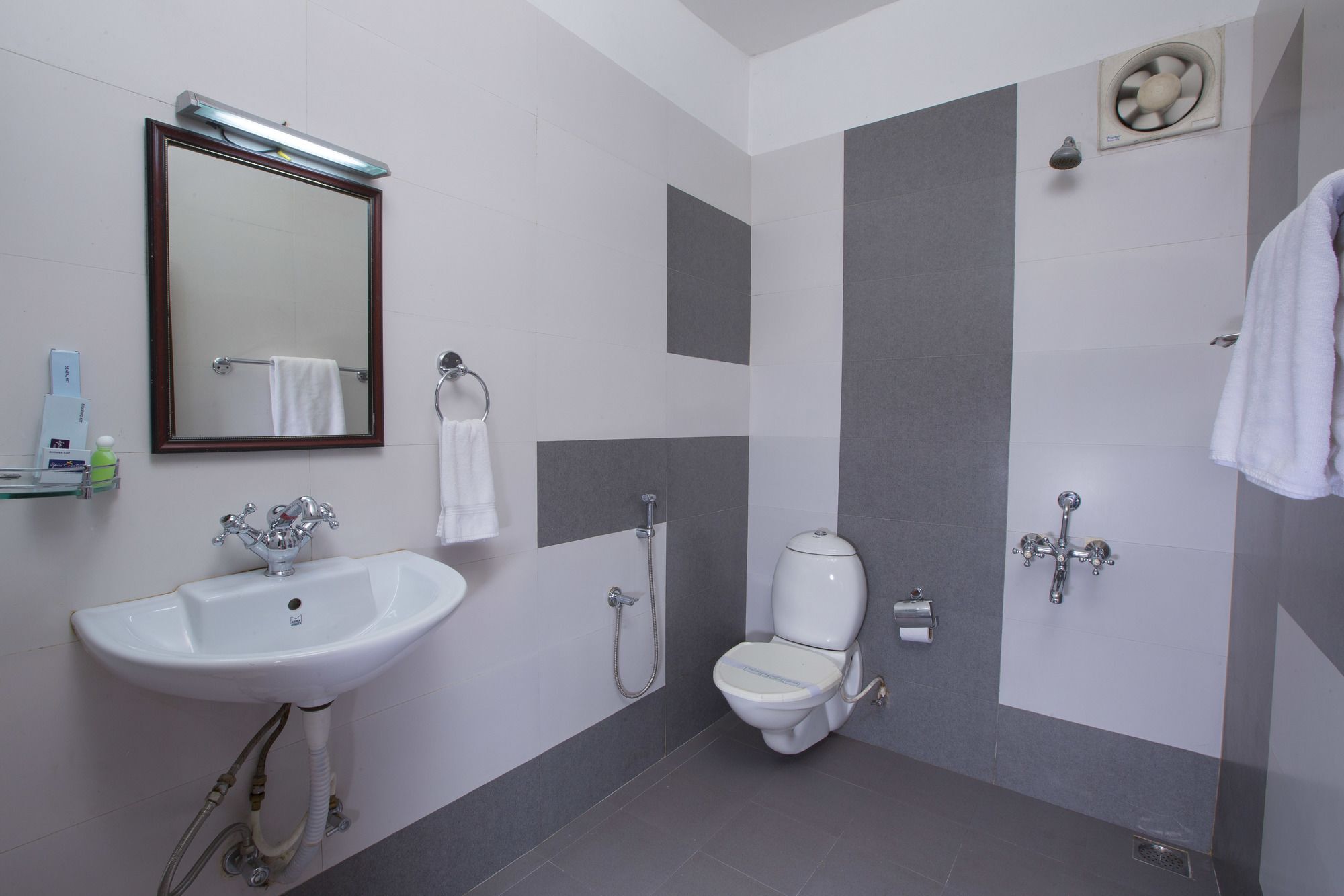 Spice Country Resort Chithirapuram Eksteriør billede